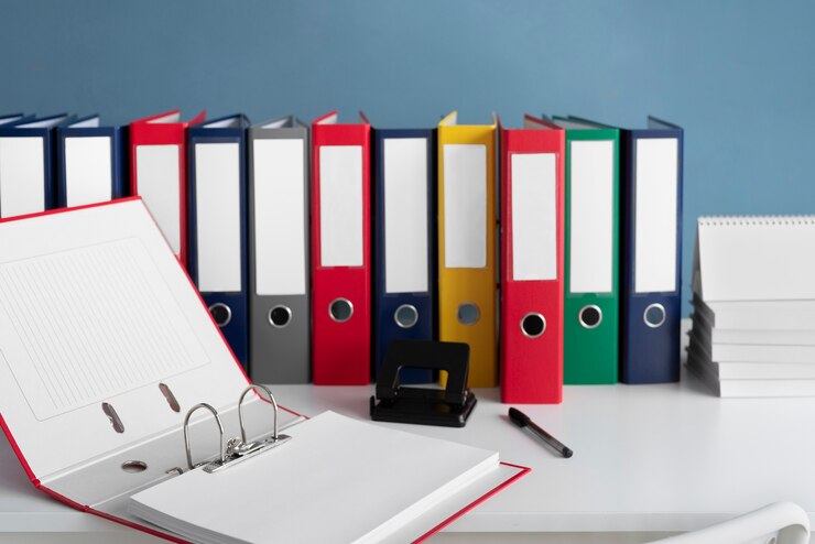 documentation technique en 2024, classeur de documents,