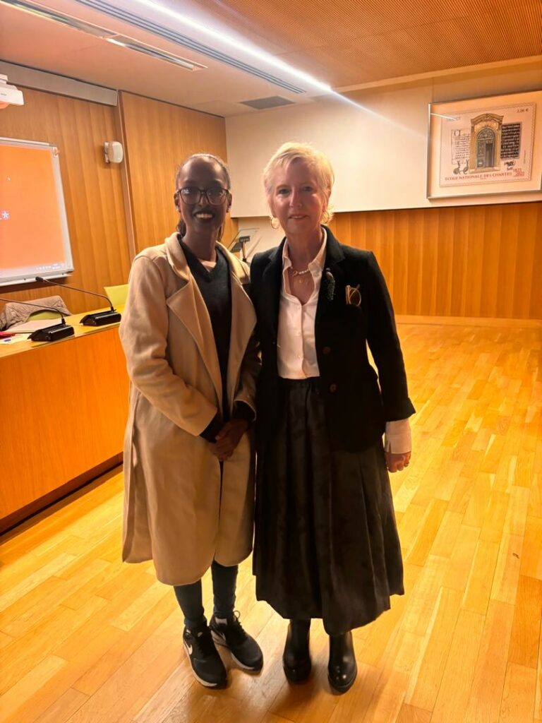 Sagal Rachid avec Josée Kirps présidente du conseil international des archives œuvrant pour la préservation du patrimoine africain