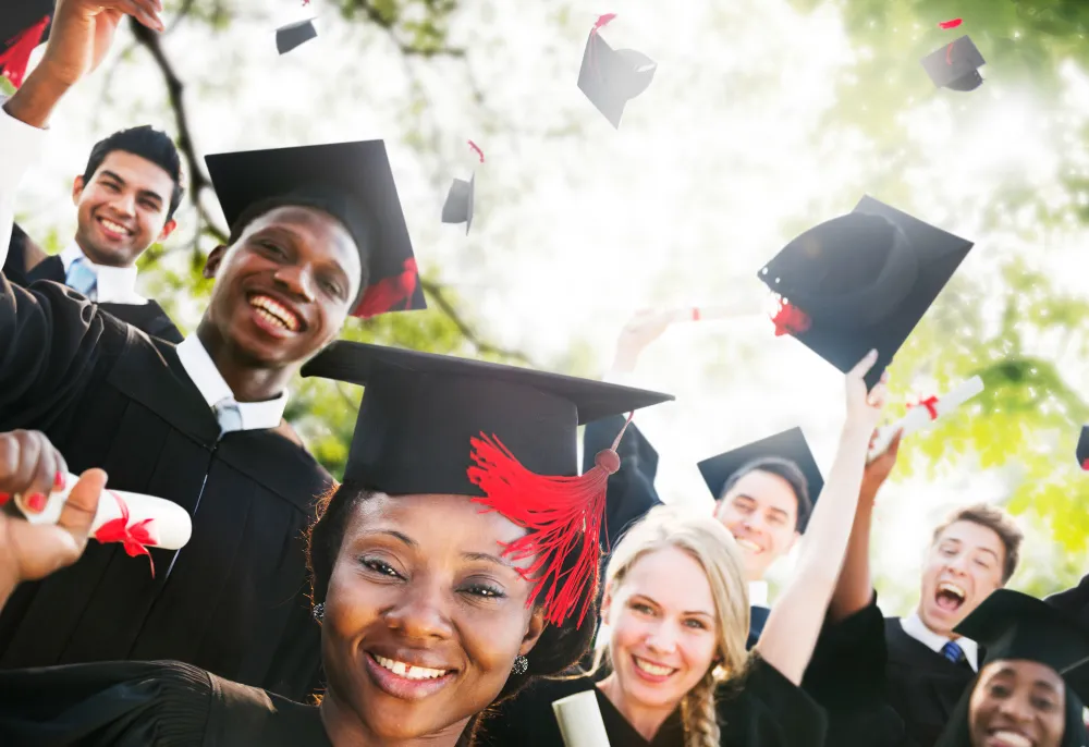 Étudiants en archivistique en France diplômés