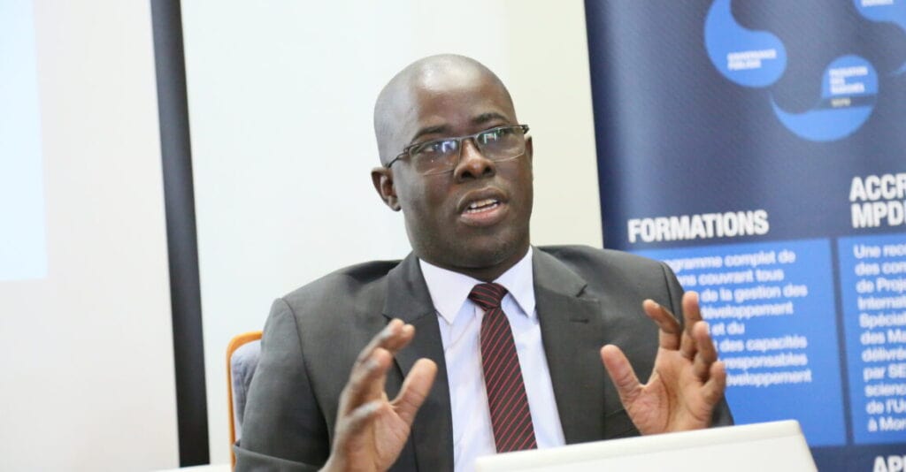 Le DG de l'ARCOP en train de présenter APPEL, la plateforme de digitalisation de la commande publique au Sénégal